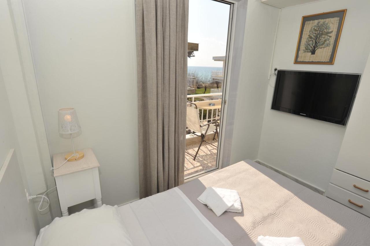 Themis 40 Steps From Beach Paralia Dionysiou Exterior foto
